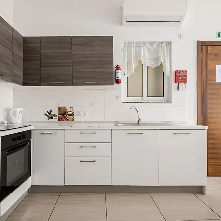 Gzr F31 Private Double Ensuite W Balcony In Malta