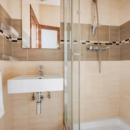 Gzr F31 Private Double Ensuite W Balcony In Malta *